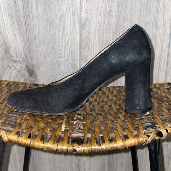 Prada Women's Black Suede Pumps Vintage Leather Soles Sz 35 - Picture 11 of 14